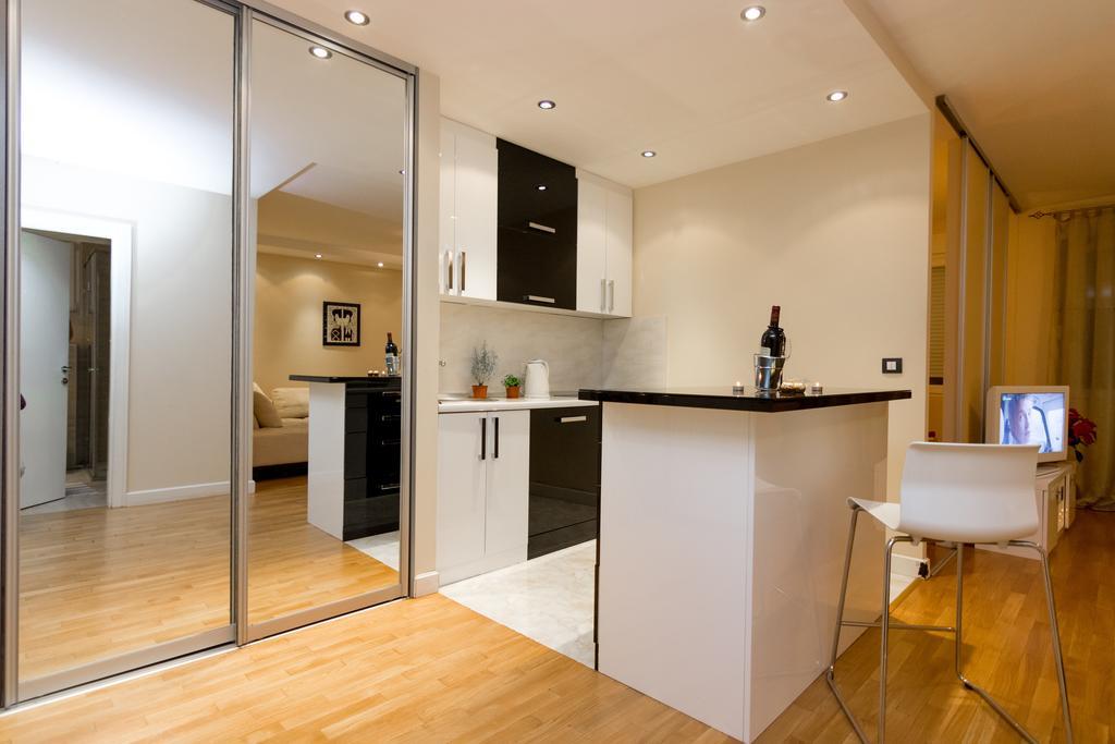 Slavija Square Apartments Belgrado Habitación foto